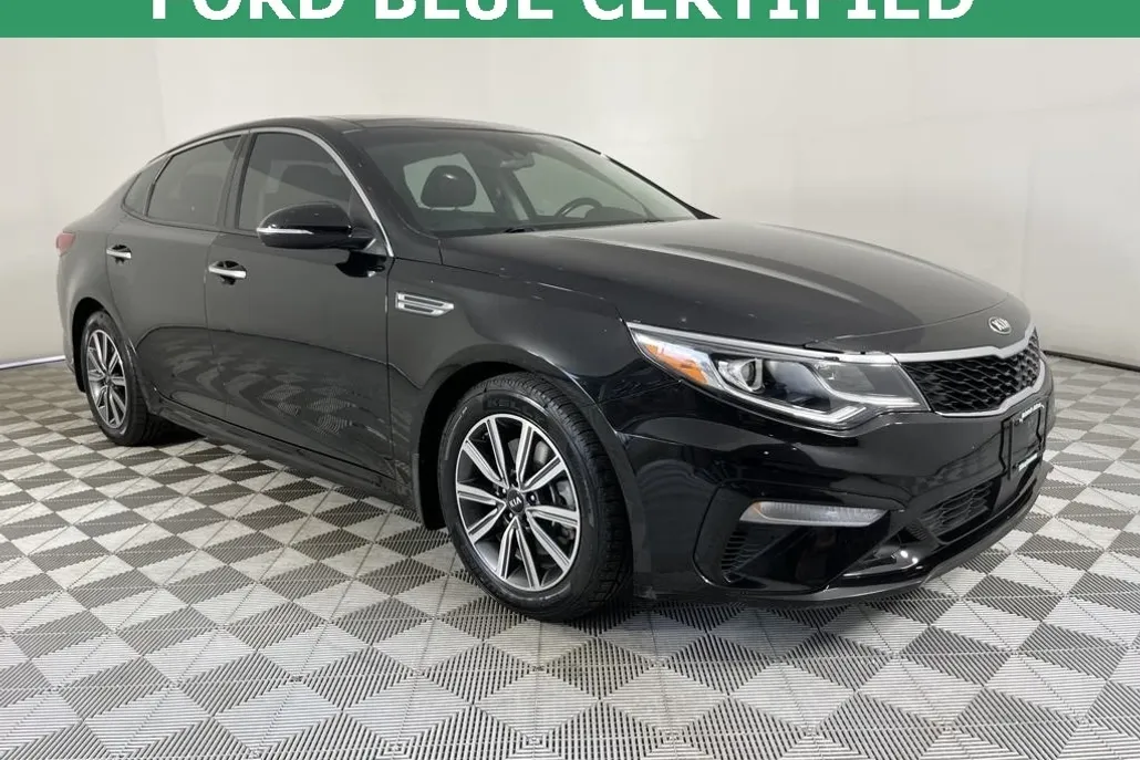 2019 Kia Optima EX photo 1