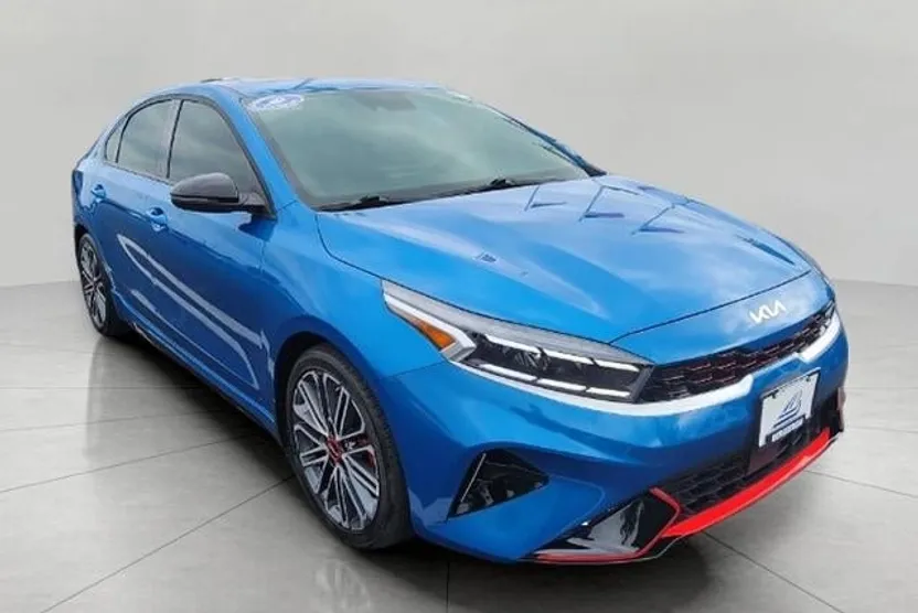 2023 Kia Forte GT photo 1