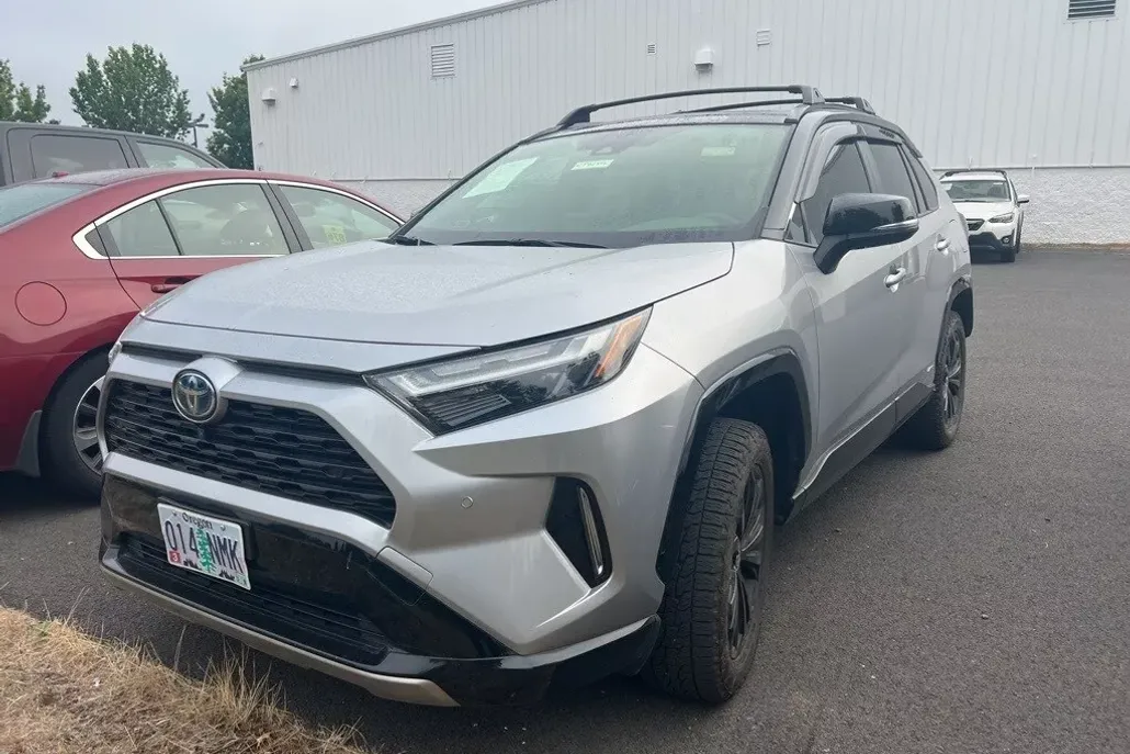 2022 Toyota RAV4 Hybrid XSE photo 1