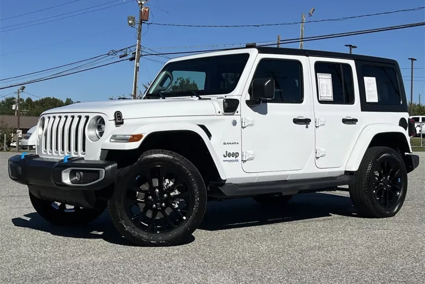 2022 Jeep Wrangler Unlimited 4xe Sahara photo 1