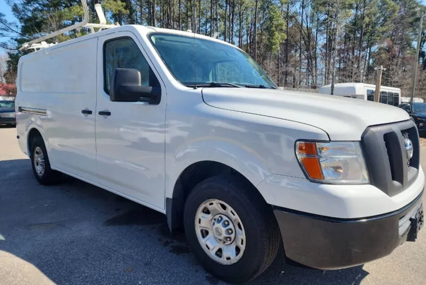 2017 Nissan NV2500 HD SV photo 1