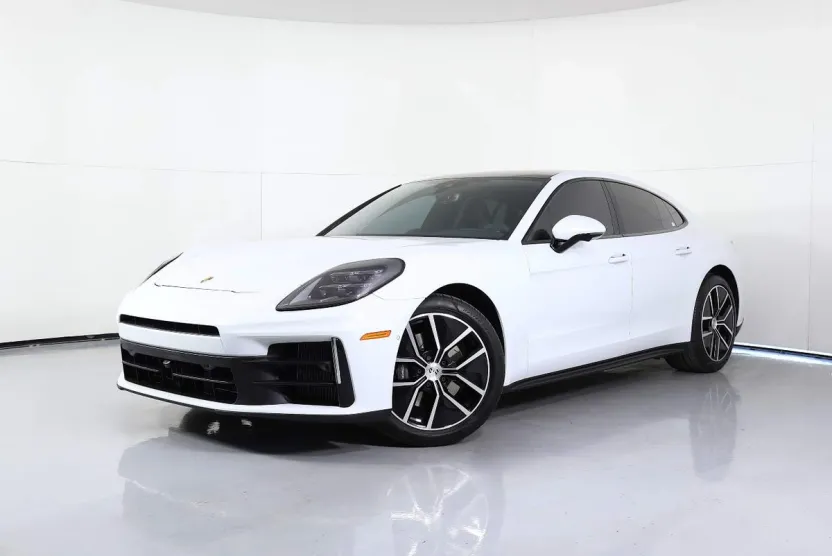 2024 Porsche Panamera 4 photo 1