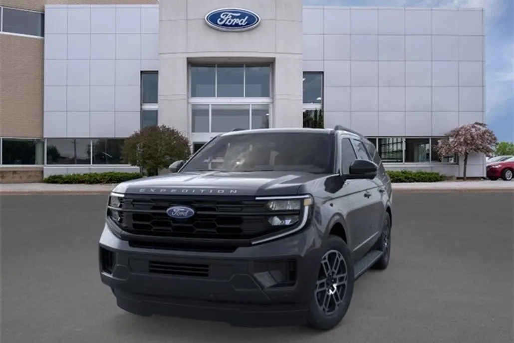 2025 Ford Expedition photo 1