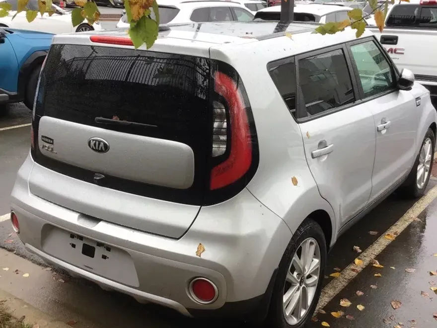 2017 Kia Soul Plus photo 1