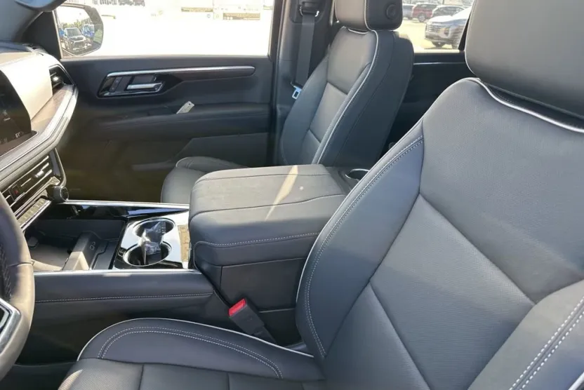 2025 Chevrolet Tahoe Premier photo 1