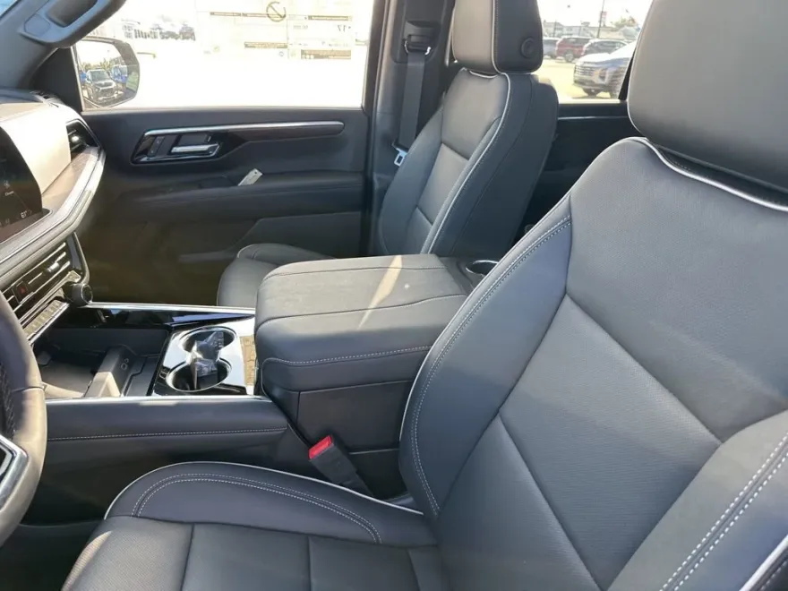 2025 Chevrolet Tahoe Premier photo 1