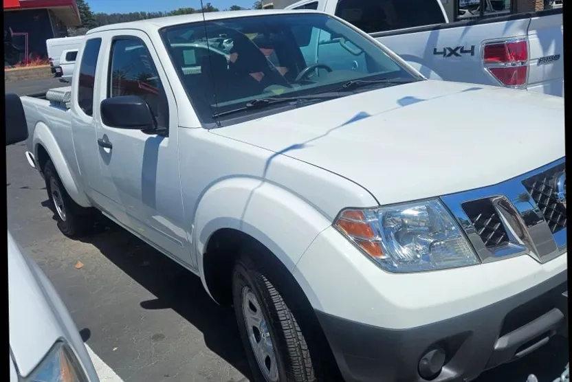 2017 Nissan Frontier King Cab S photo 1