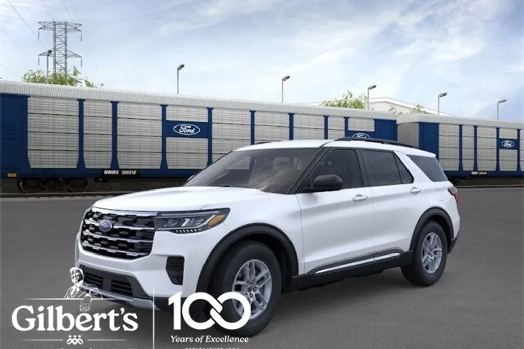 2025 Ford Explorer photo 1
