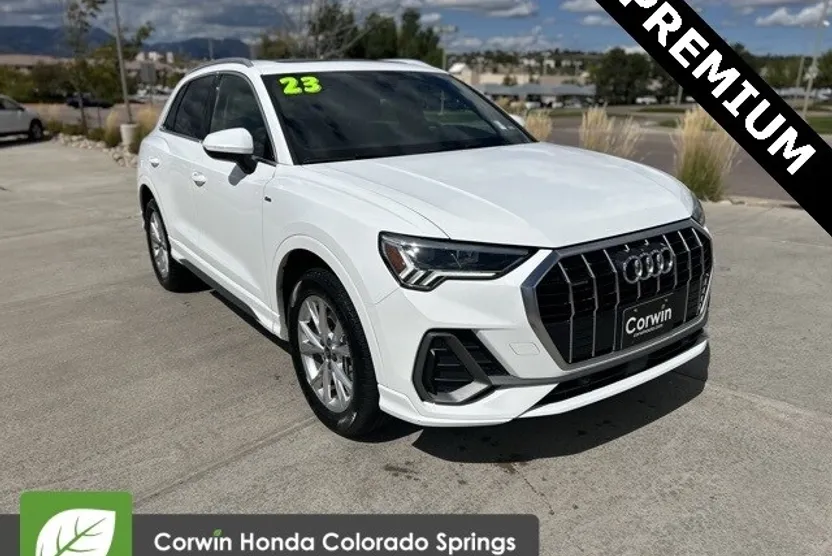 2023 Audi Q3 S line Premium photo 1