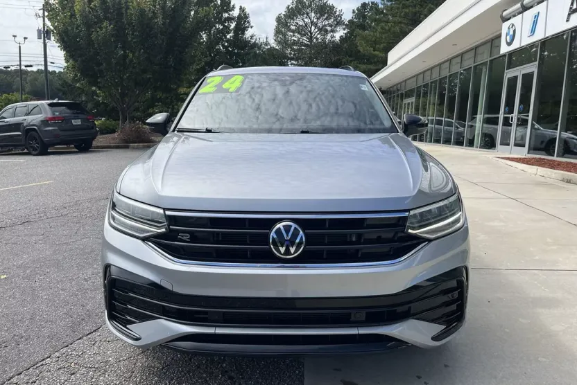 2024 Volkswagen Tiguan SE R-Line Black photo 1