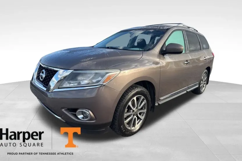 2014 Nissan Pathfinder SL photo 1