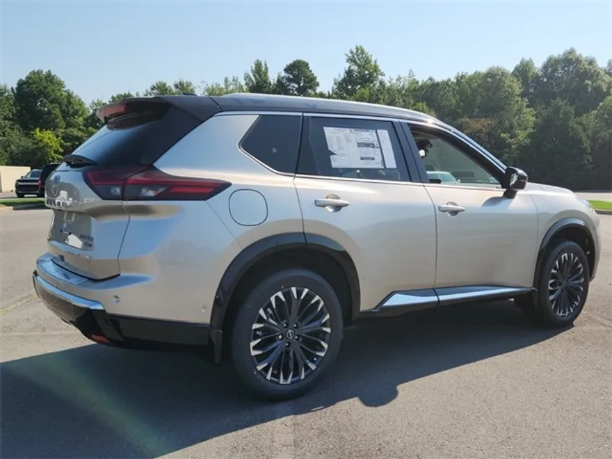 2026 Nissan Rogue Platinum photo 1