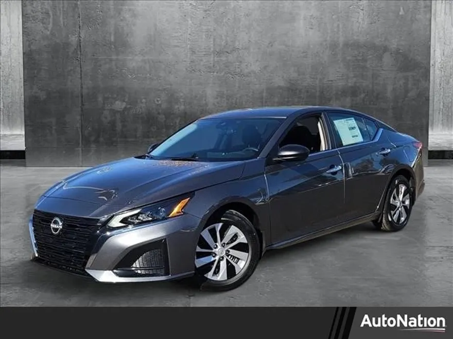 2025 Nissan Altima S photo 1
