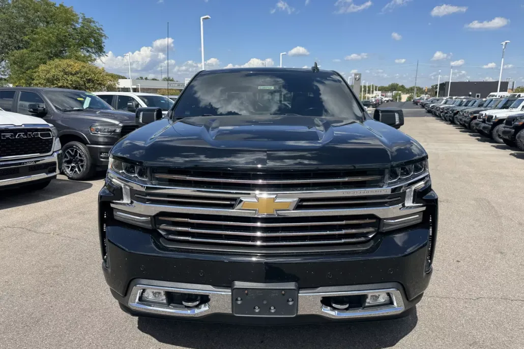 2022 Chevrolet Silverado 1500 High Country photo 1