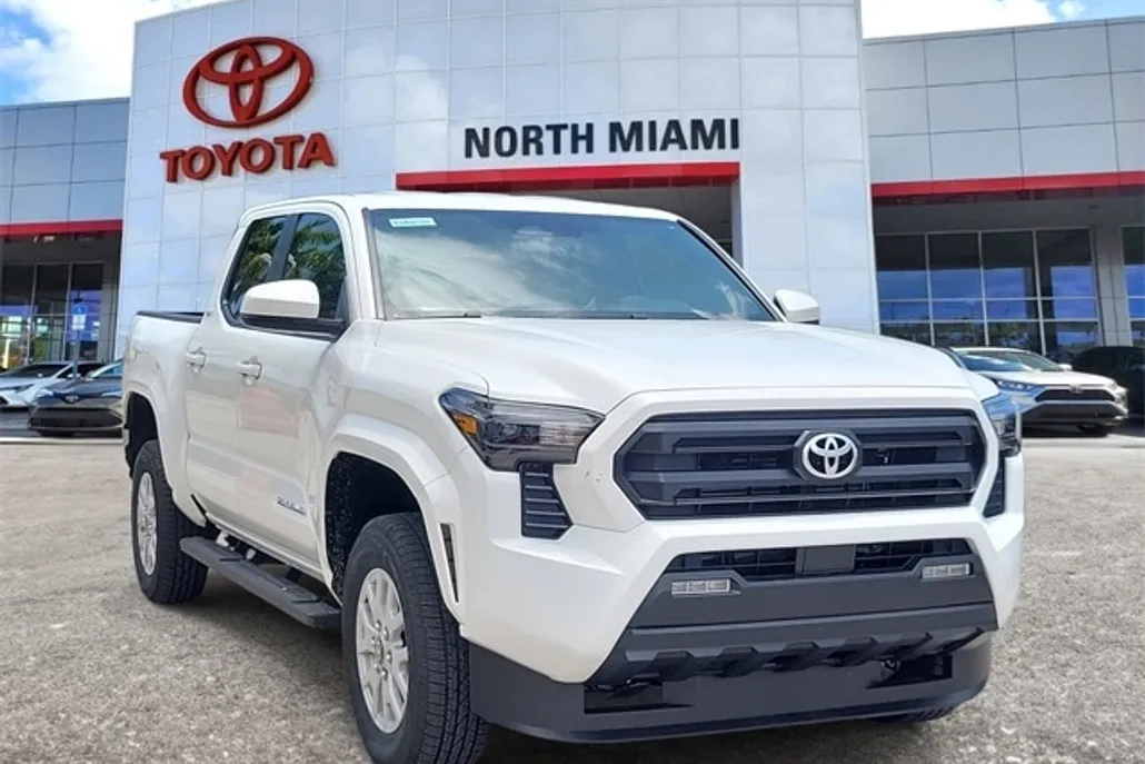 2025 Toyota Tacoma SR5 photo 1