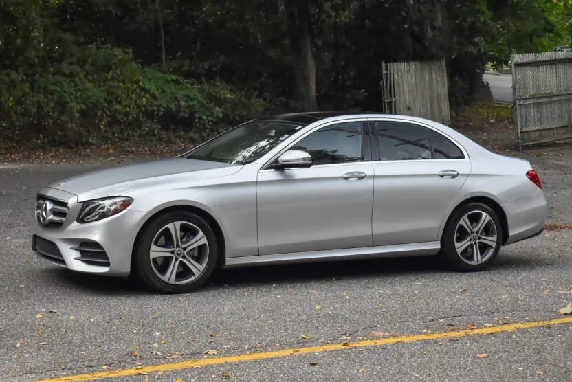 2019 Mercedes Benz E 300 4MATIC photo 1