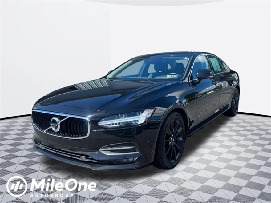 2018 Volvo S90 T6 Momentum photo 1