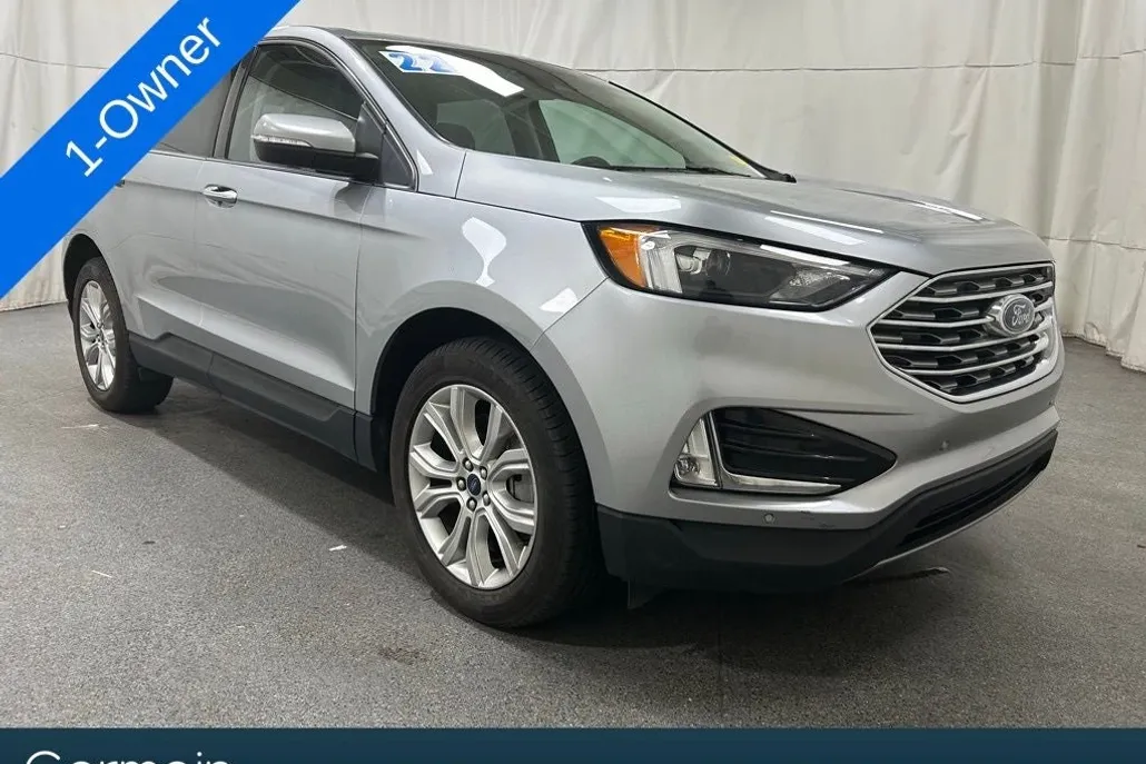2022 Ford Edge Titanium photo 1