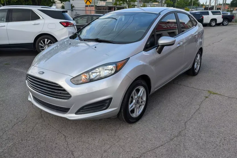 2018 Ford Fiesta SE photo 1