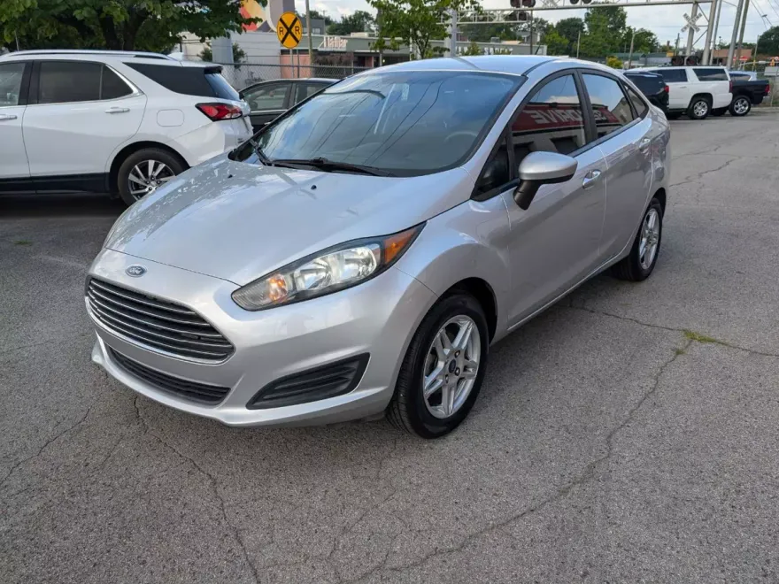 2018 Ford Fiesta SE photo 1