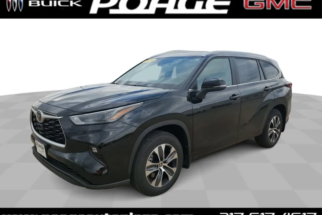 2024 Toyota Highlander LE photo 1