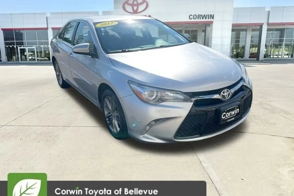 2017 Toyota Camry XLE XSE photo 1