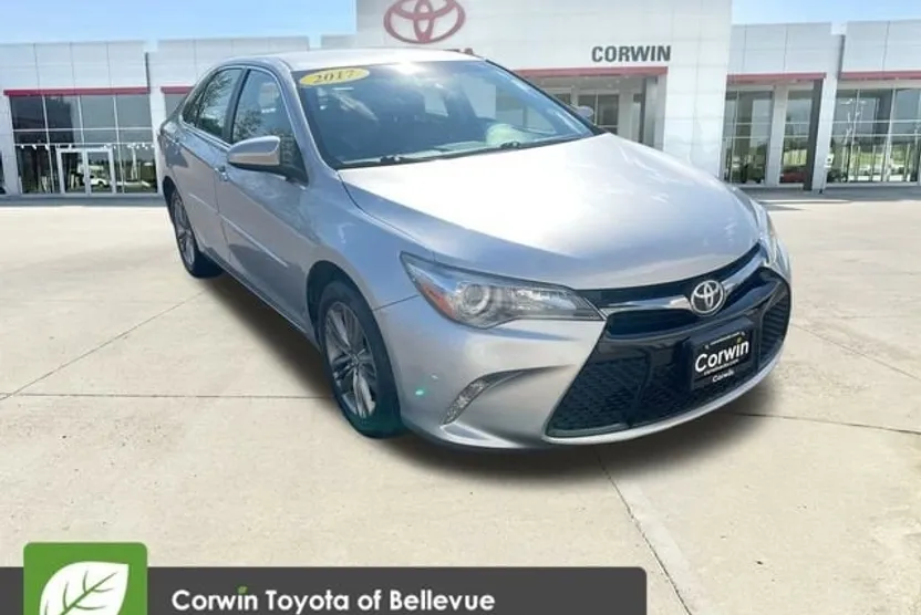 2017 Toyota Camry XLE XSE photo 1