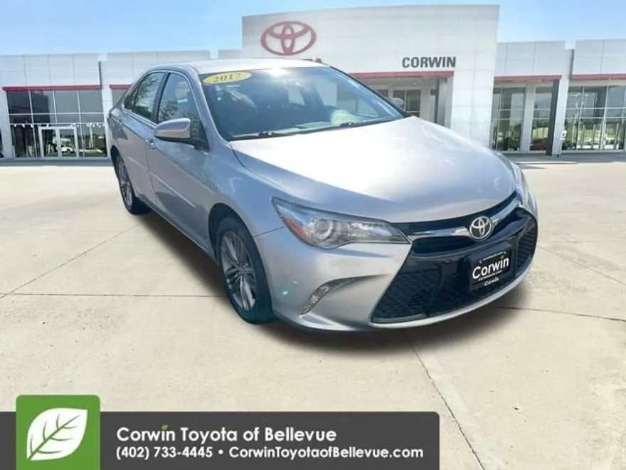 2017 Toyota Camry XLE XSE photo 1