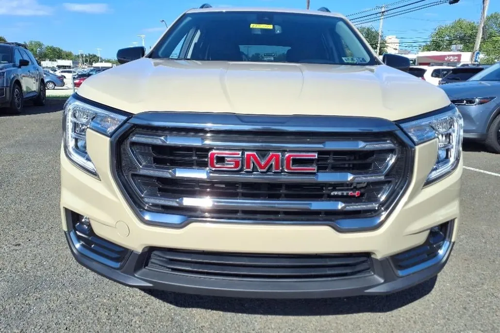 2022 Gmc Terrain AT4 photo 1