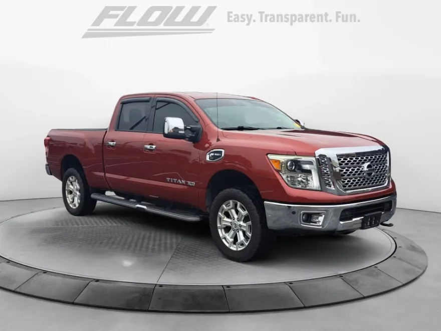 2016 Nissan Titan SL photo 1