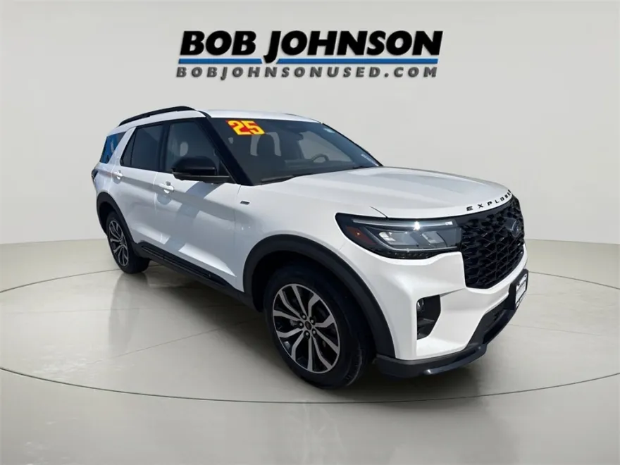 2025 Ford Explorer ST-Line photo 1