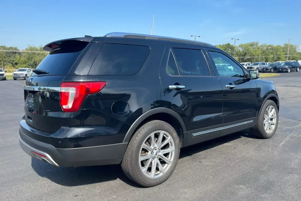2017 Ford Explorer Limited photo 1