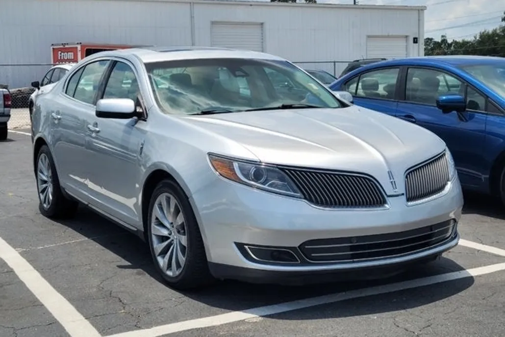 2013 Lincoln MKS photo 1