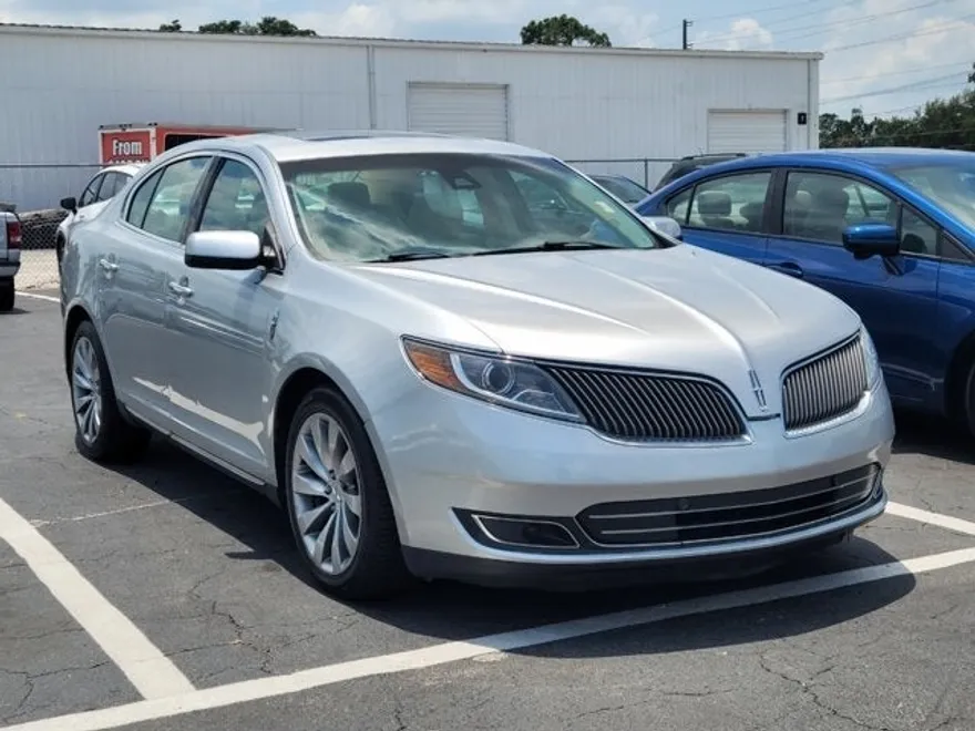 2013 Lincoln MKS photo 1