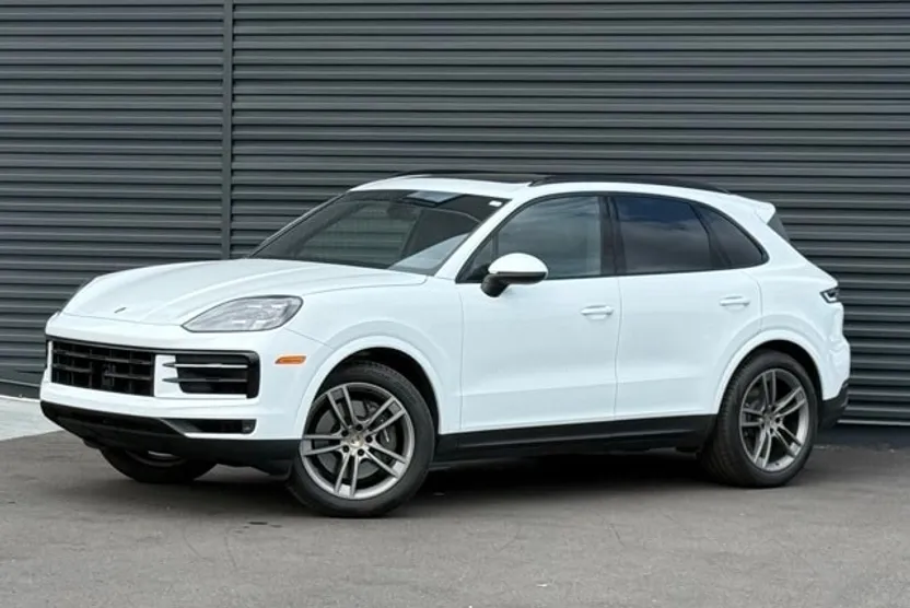 2024 Porsche Cayenne photo 1