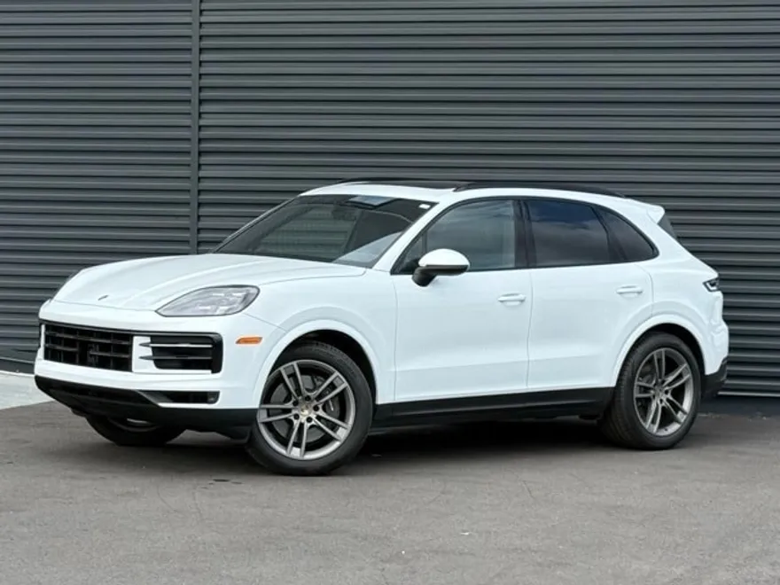 2024 Porsche Cayenne photo 1