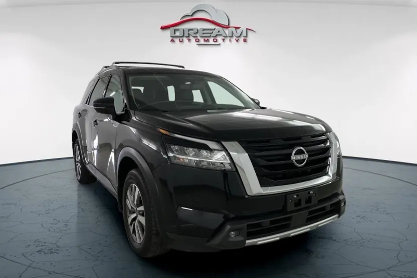 2022 Nissan Pathfinder SL photo 1