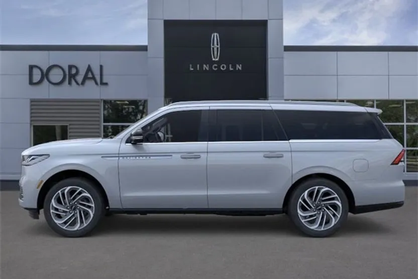 2025 Lincoln Navigator L Reserve photo 1