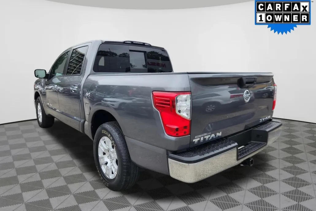 2019 Nissan Titan SV photo 1