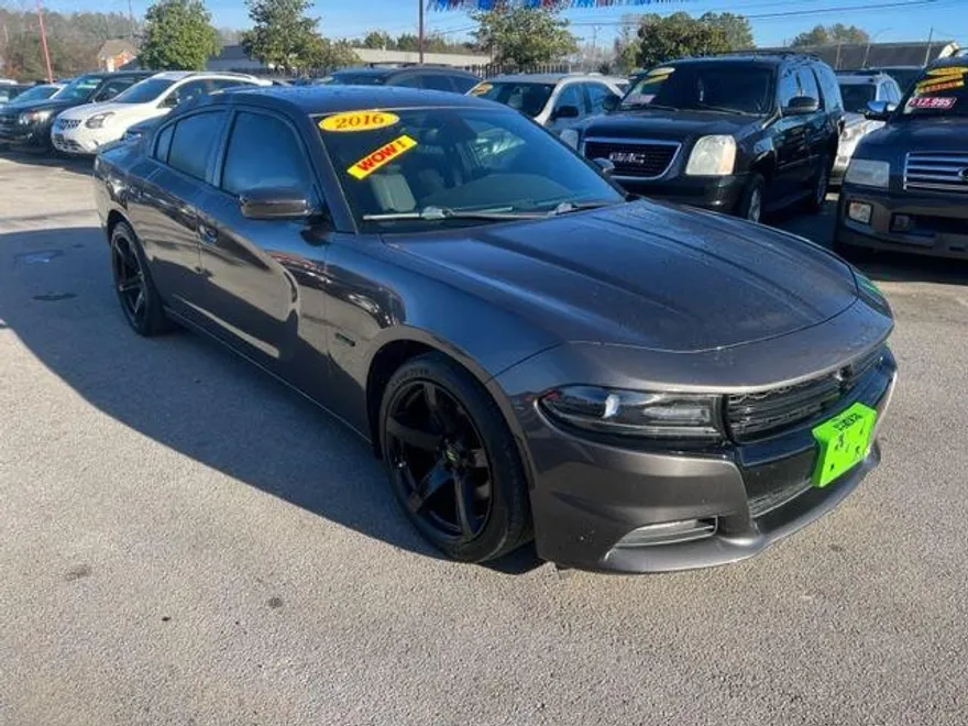 2016 Dodge Charger R/T photo 1