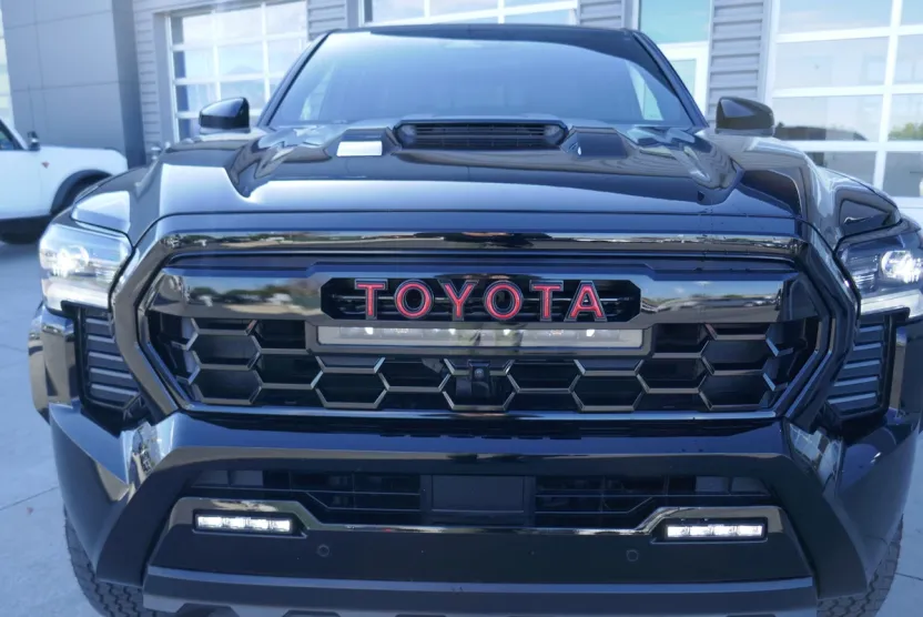2025 Toyota Tacoma TRD Pro photo 1