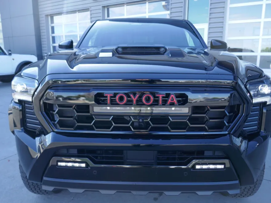 2025 Toyota Tacoma TRD Pro photo 1