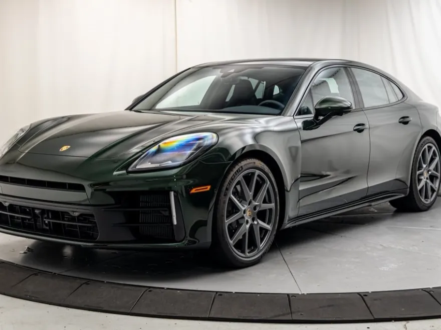 2024 Porsche Panamera 4 photo 1