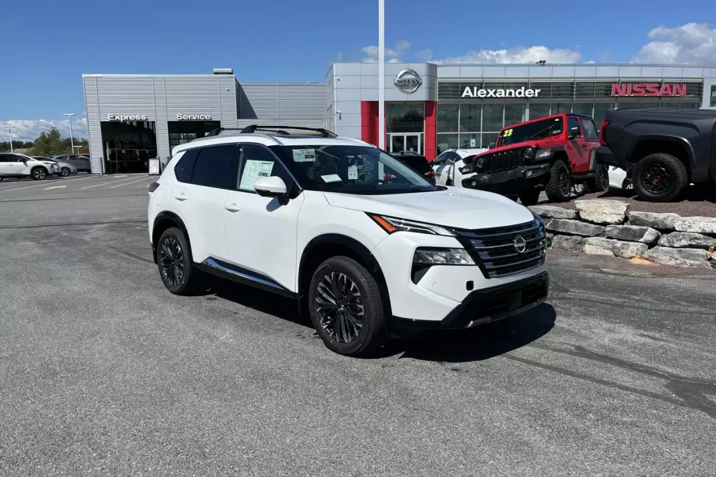 2026 Nissan Rogue Platinum photo 1