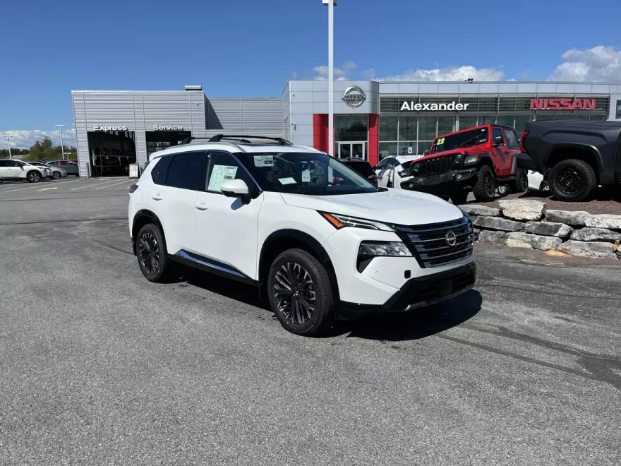 2026 Nissan Rogue Platinum photo 1