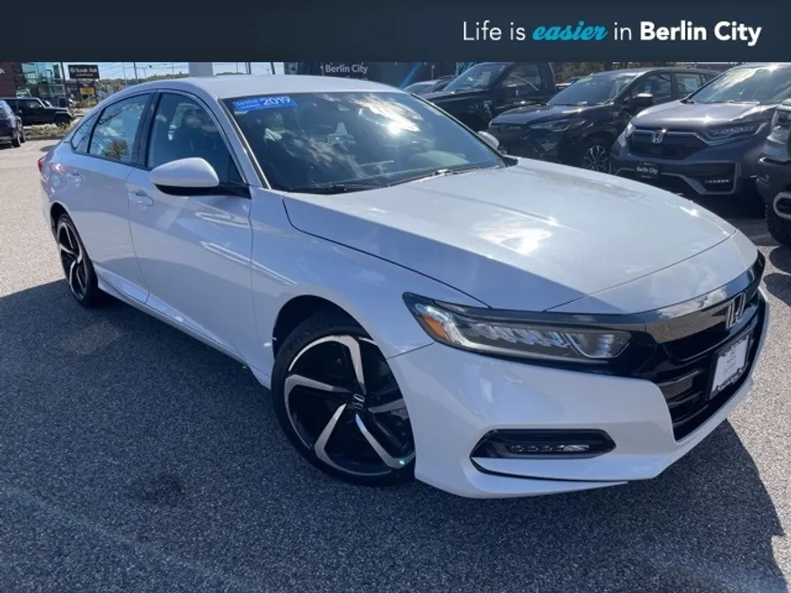 2019 Honda Accord Sport photo 1