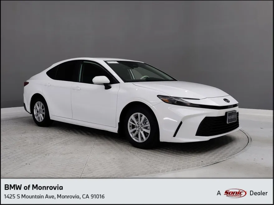 2025 Toyota Camry LE photo 1