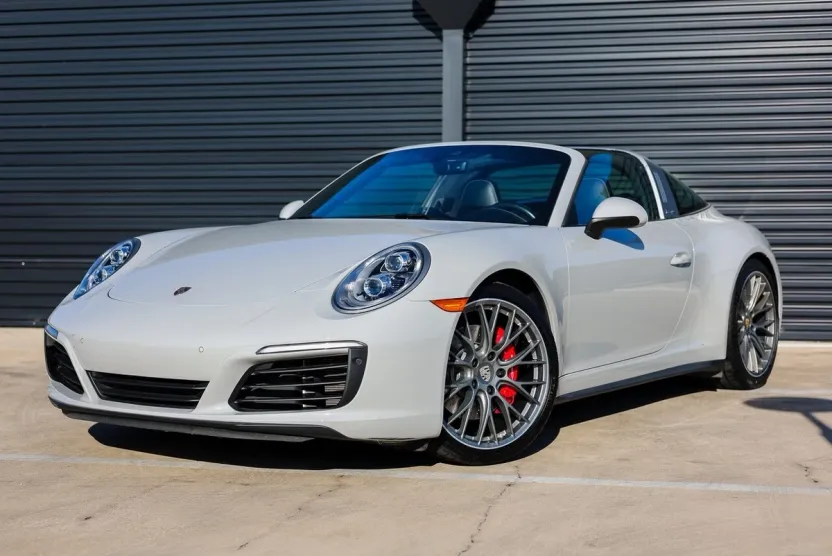 2019 Porsche 911 Targa 4S photo 1