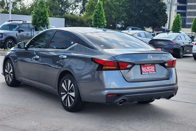 2022 Nissan Altima 2.5 SV photo 1