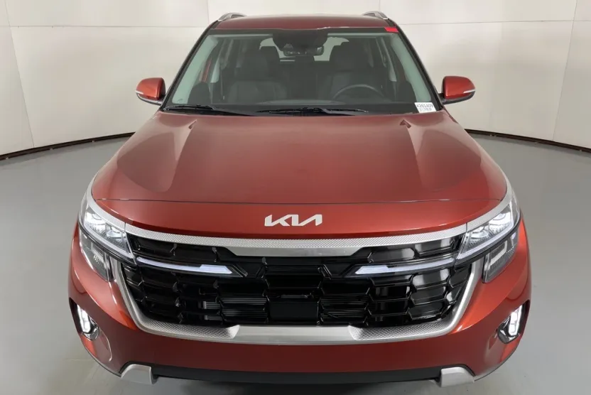 2026 Kia Seltos SX photo 1